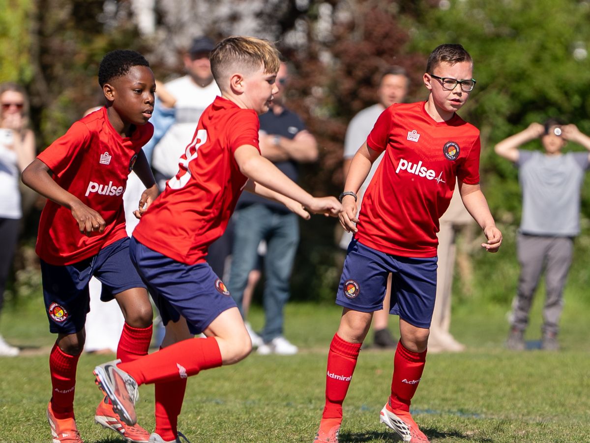 Ebbsfleet United Whites U10s team playing at the SELKENT final